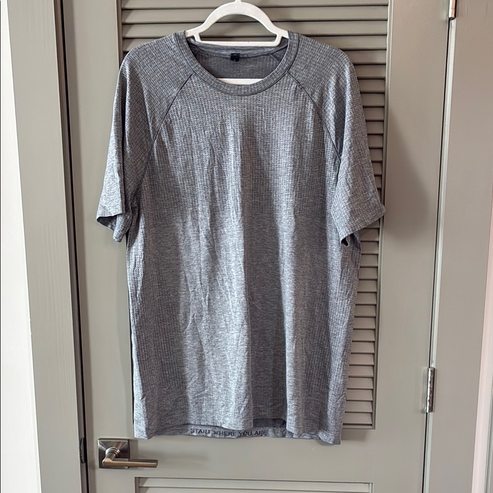 Lululemon gray metal vent tech men’s short sleeve shirt